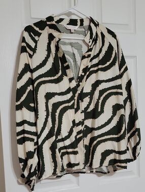 Sunny Girl Button-Front Zebra Print Blouse - Cream & Olive